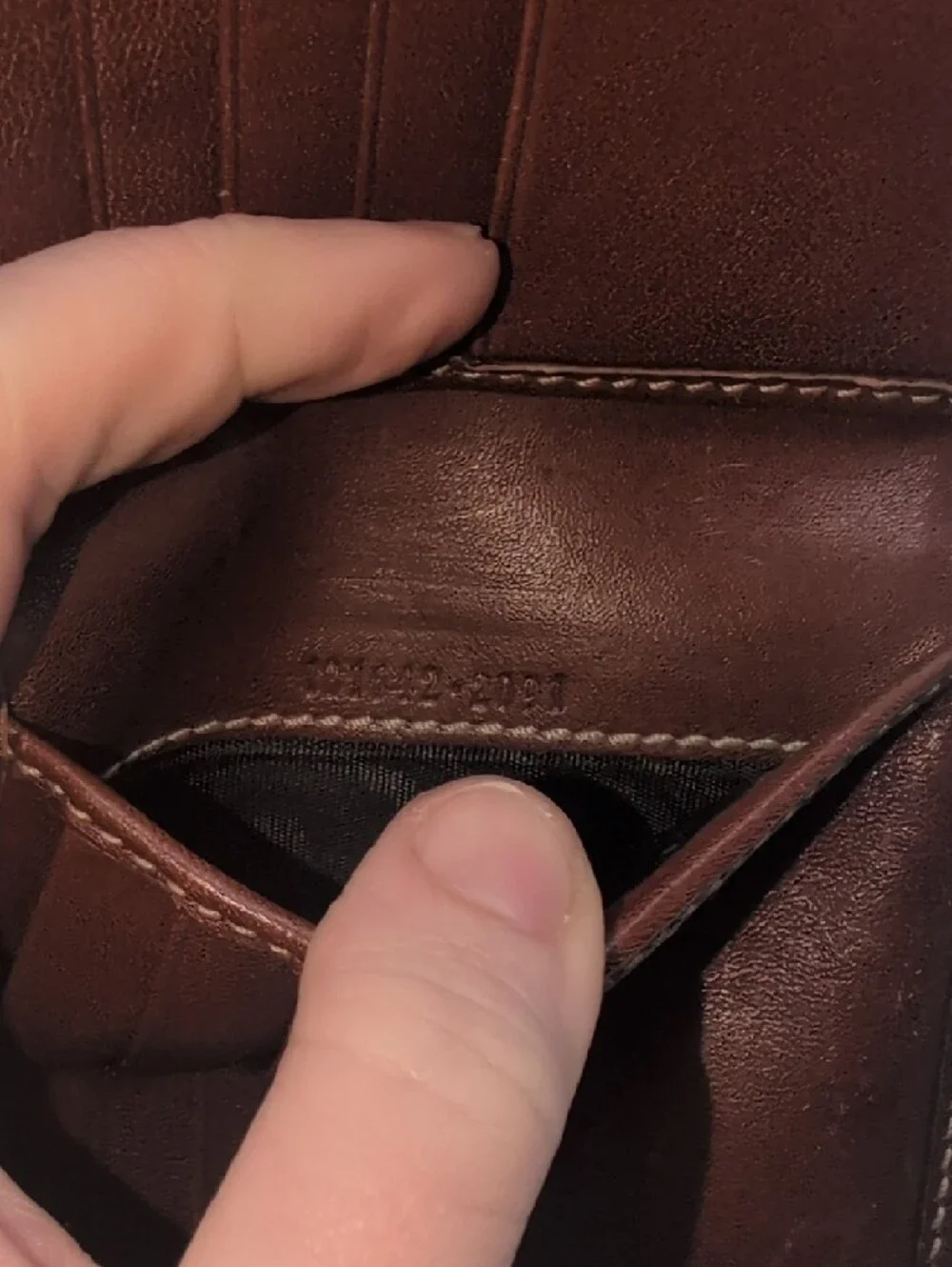 Gucci GG Canvas Bow-Front Wallet - Picture 5 of 5